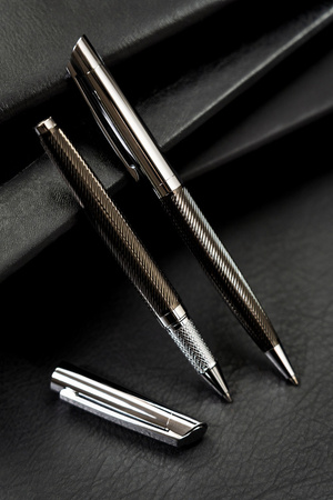 Zestaw dwóch eleganckich długopisów Peterson PTN 226-SET2 Black-Silver